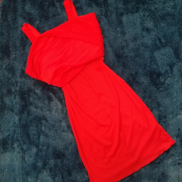 (SOLD) PAPAYA RED TEXTURED BODYCON DRESS - Picture 7 of 8